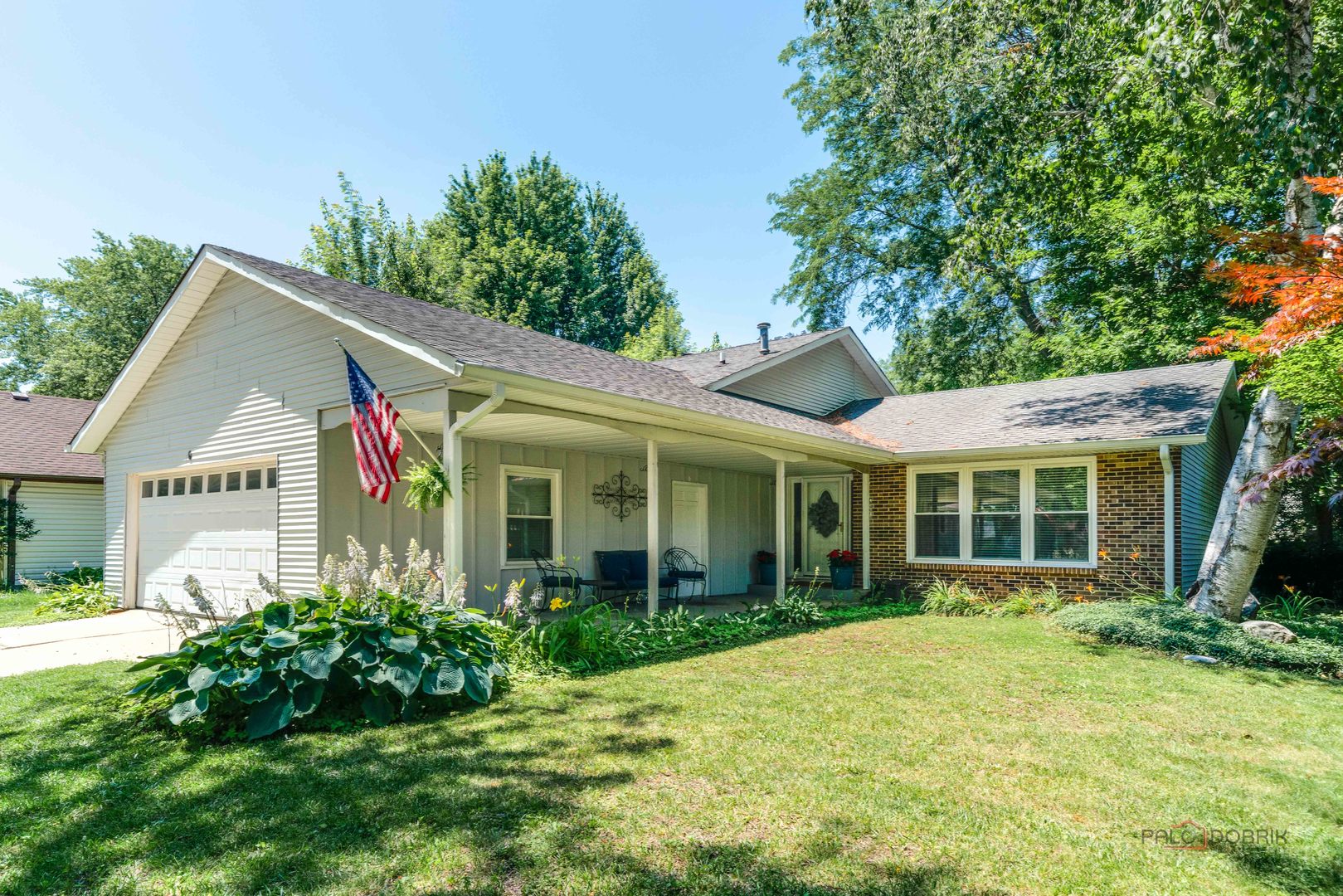 6 S Deerpath Drive Property Photo 1