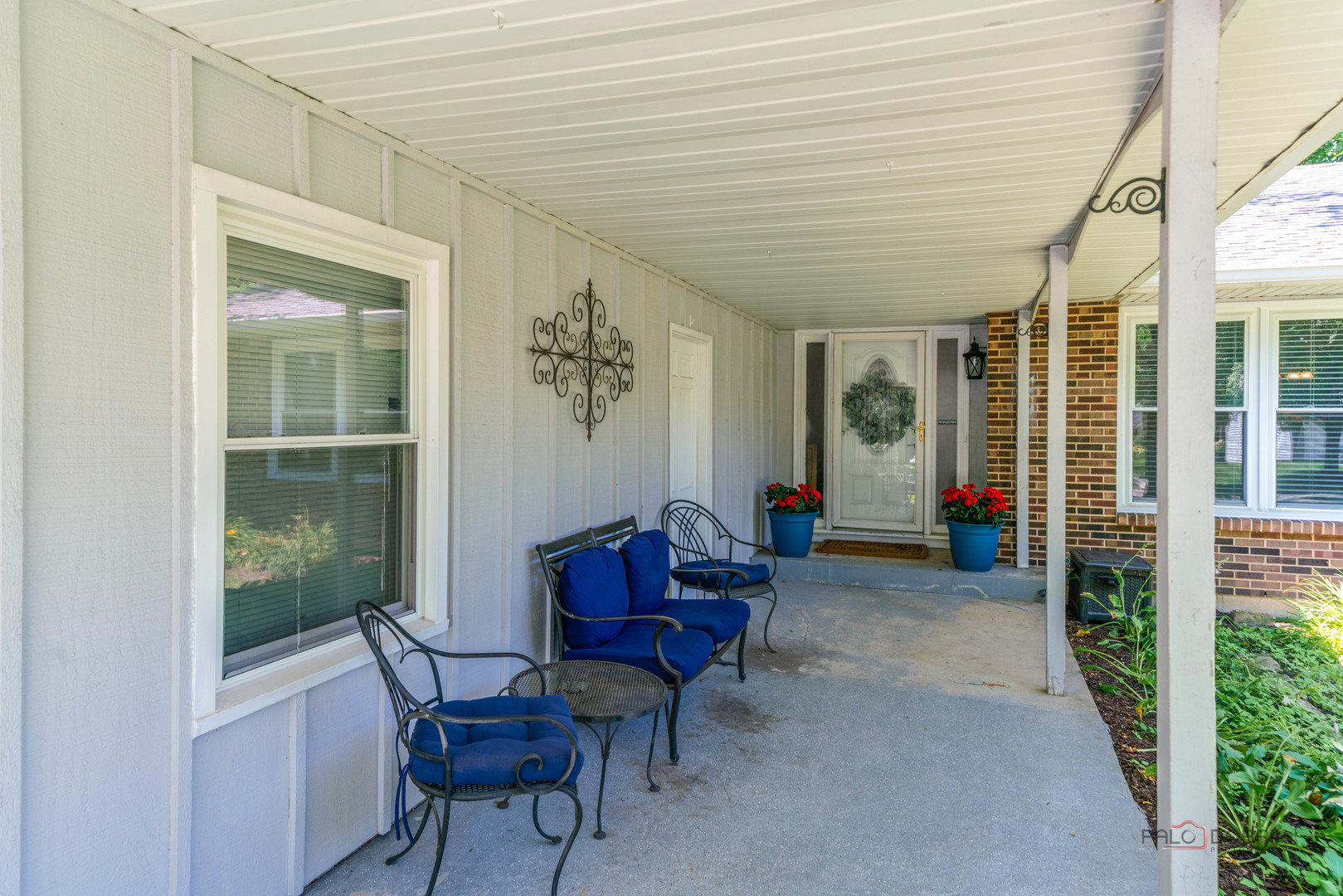 6 S Deerpath Drive Property Photo 2