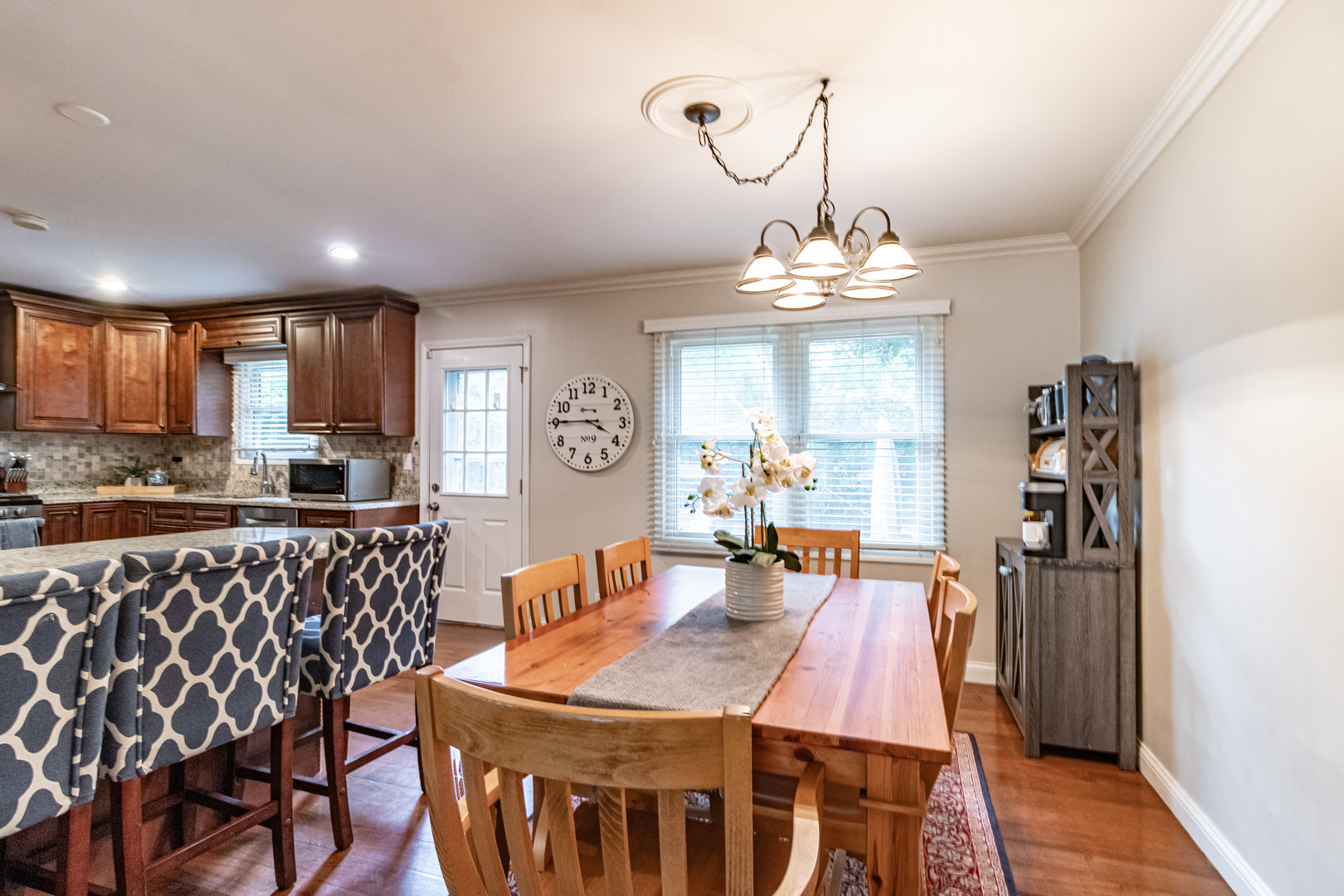 6 S Deerpath Drive Property Photo 7
