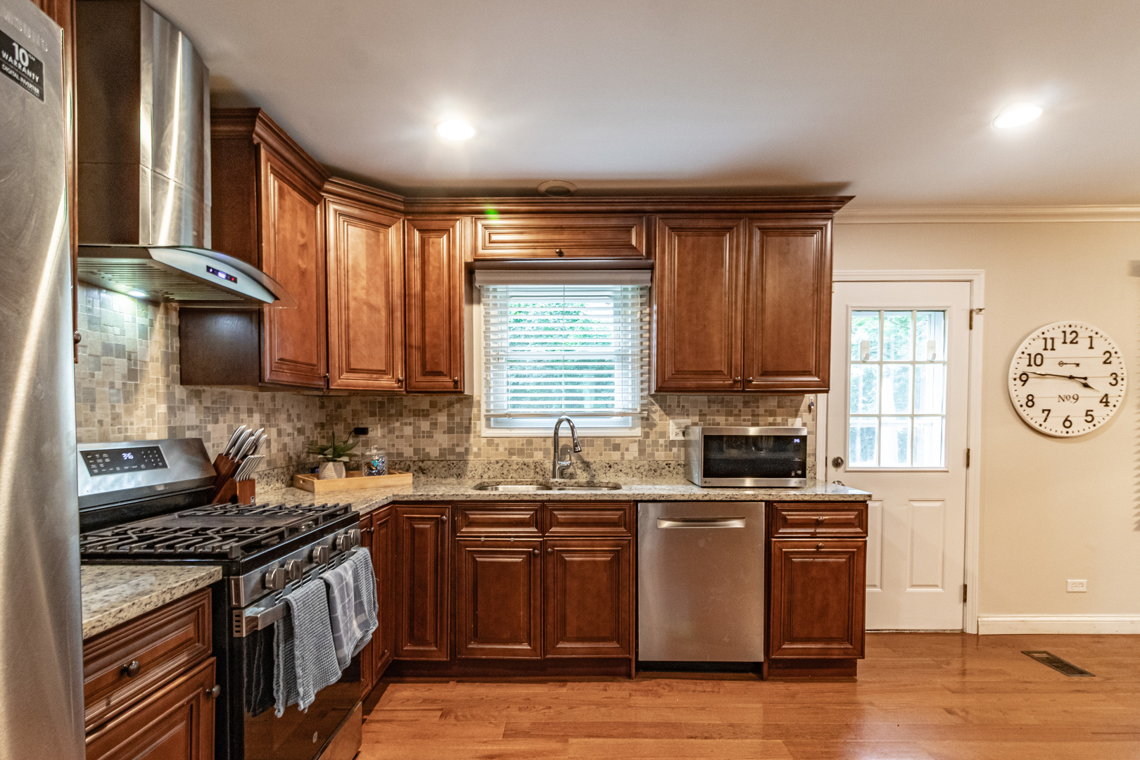 6 S Deerpath Drive Property Photo 11