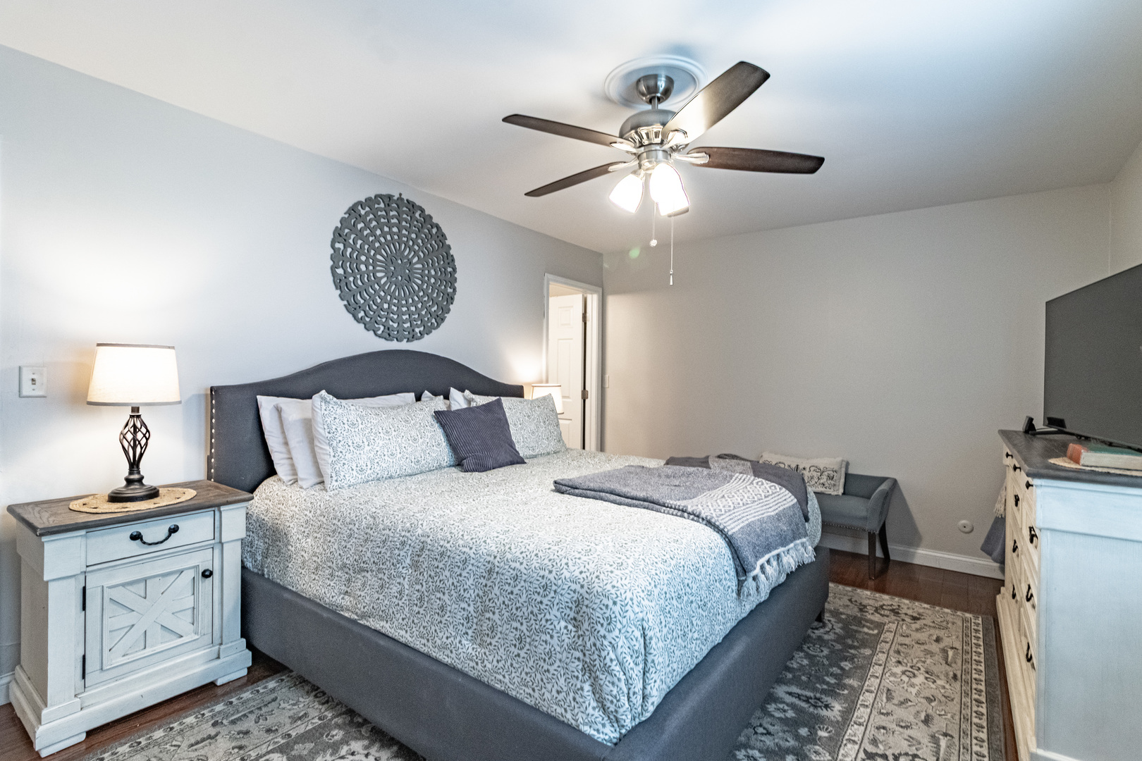 6 S Deerpath Drive Property Photo 14