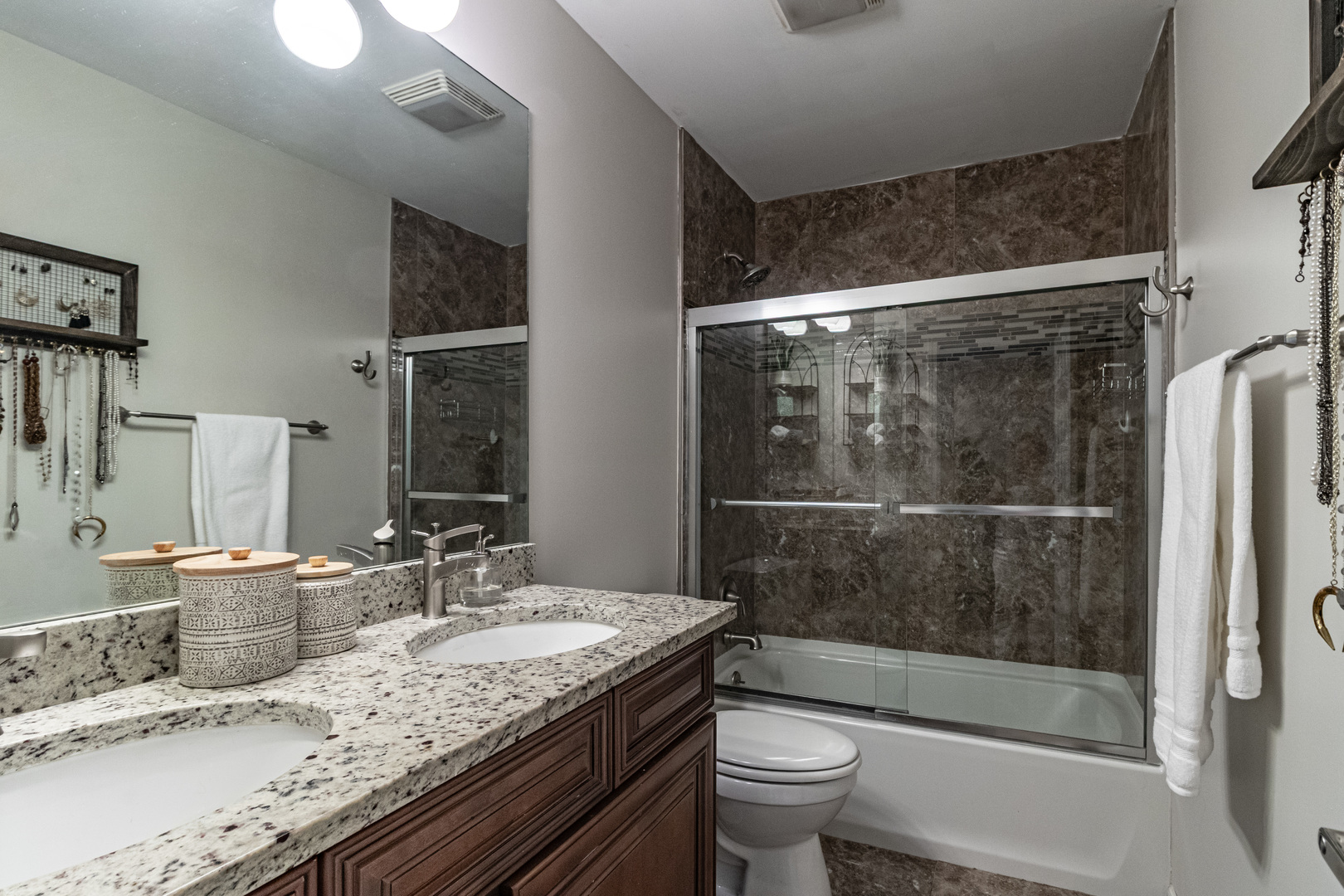 6 S Deerpath Drive Property Photo 15