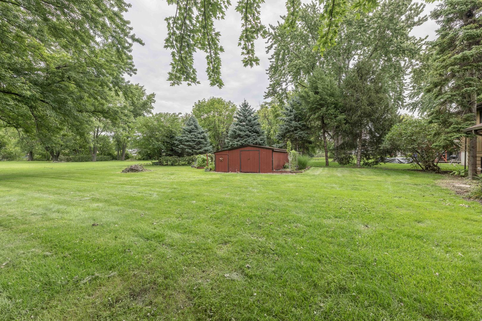 24940 W 103rd Street Property Photo 21