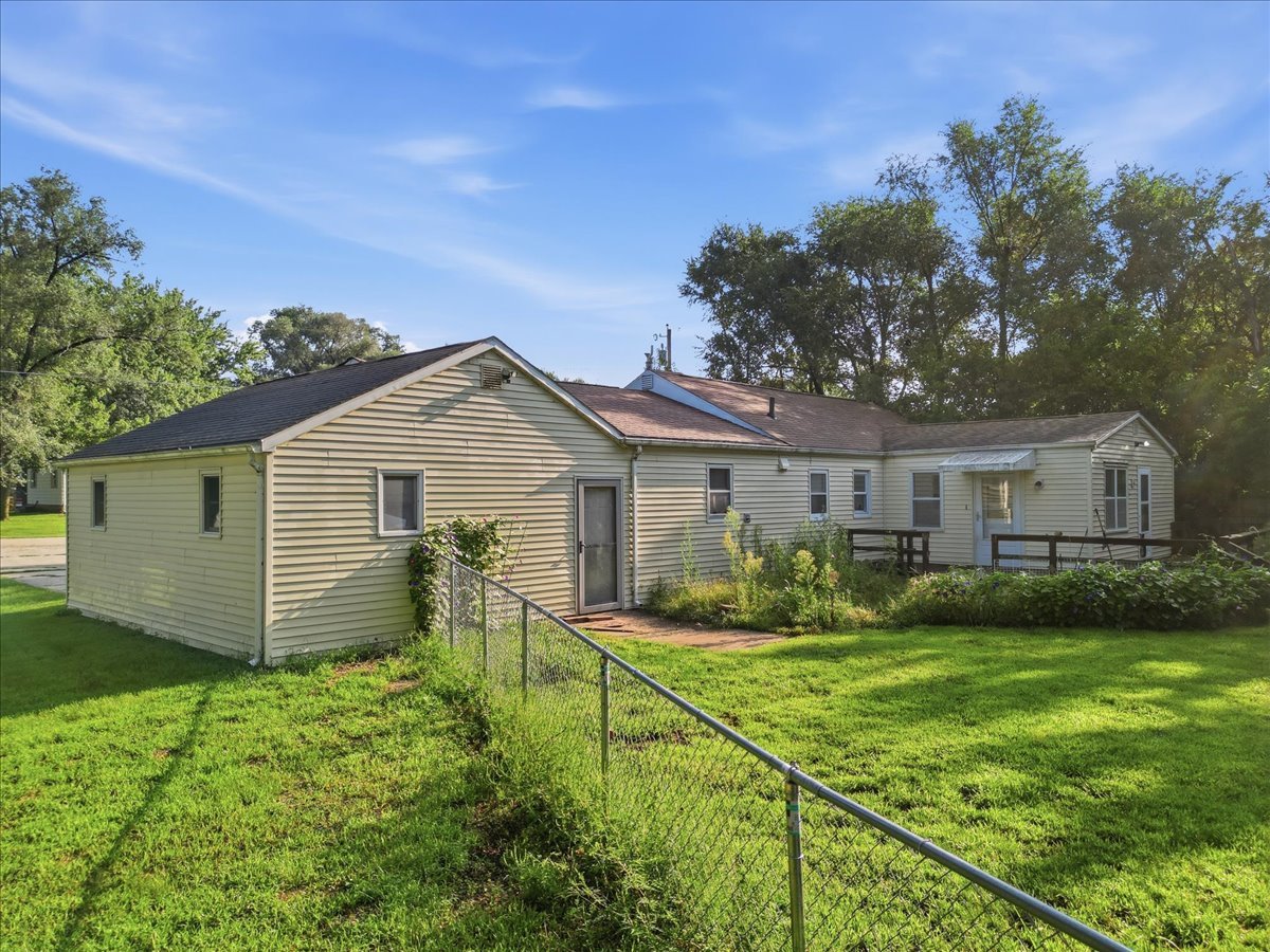 10464 Two Mile Road Property Photo 3
