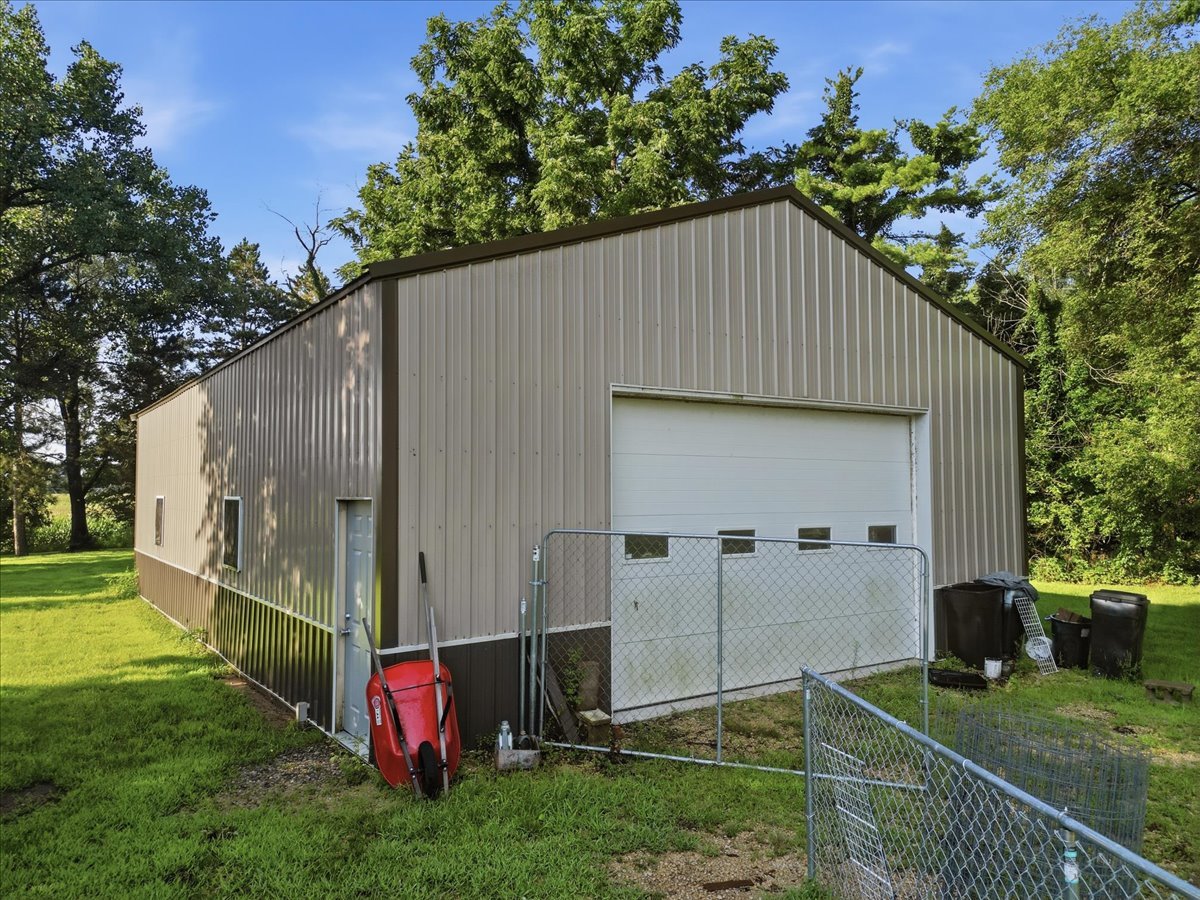 10464 Two Mile Road Property Photo 6
