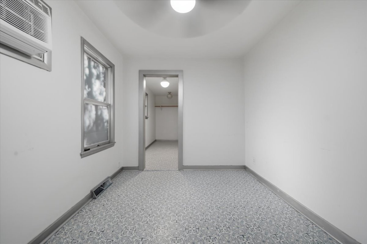 10464 Two Mile Road Property Photo 20