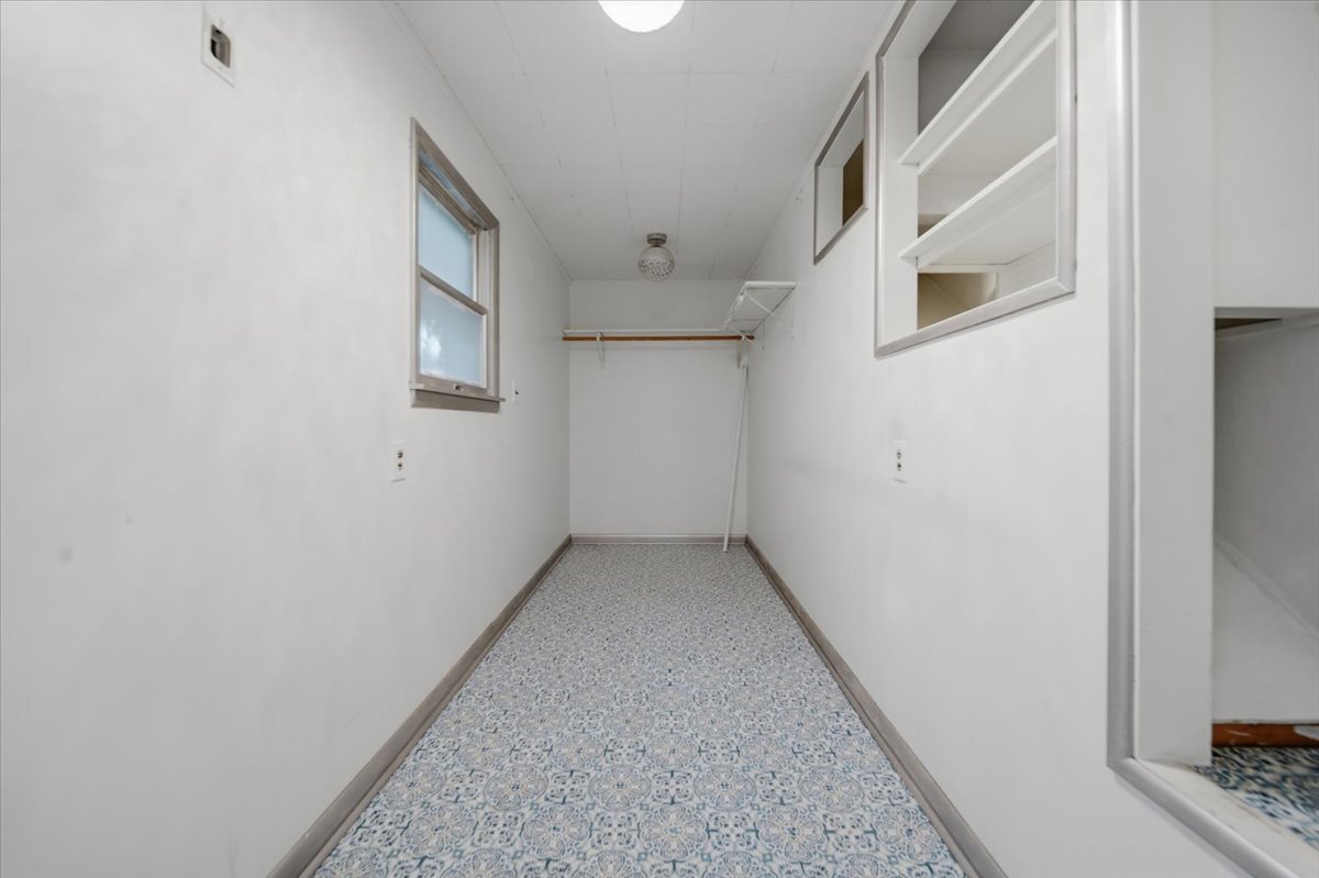 10464 Two Mile Road Property Photo 21