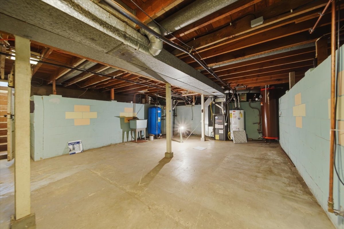 10464 Two Mile Road Property Photo 25