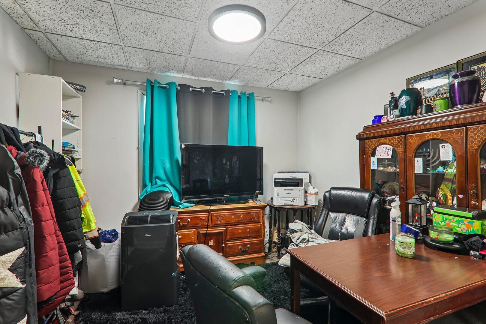 3541 N Neenah Avenue Property Photo 9