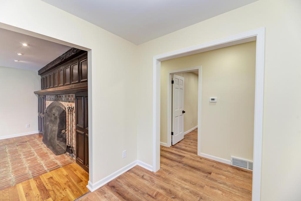 210 S Small Avenue Property Photo 3