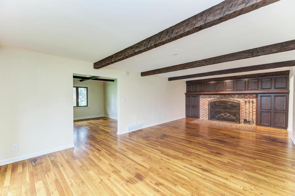 210 S Small Avenue Property Photo 7