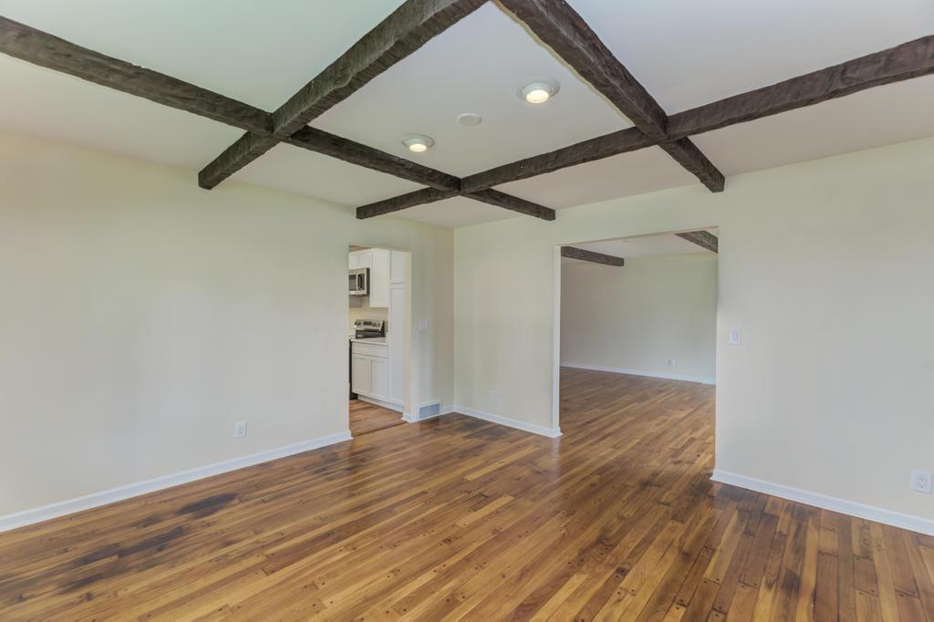 210 S Small Avenue Property Photo 9