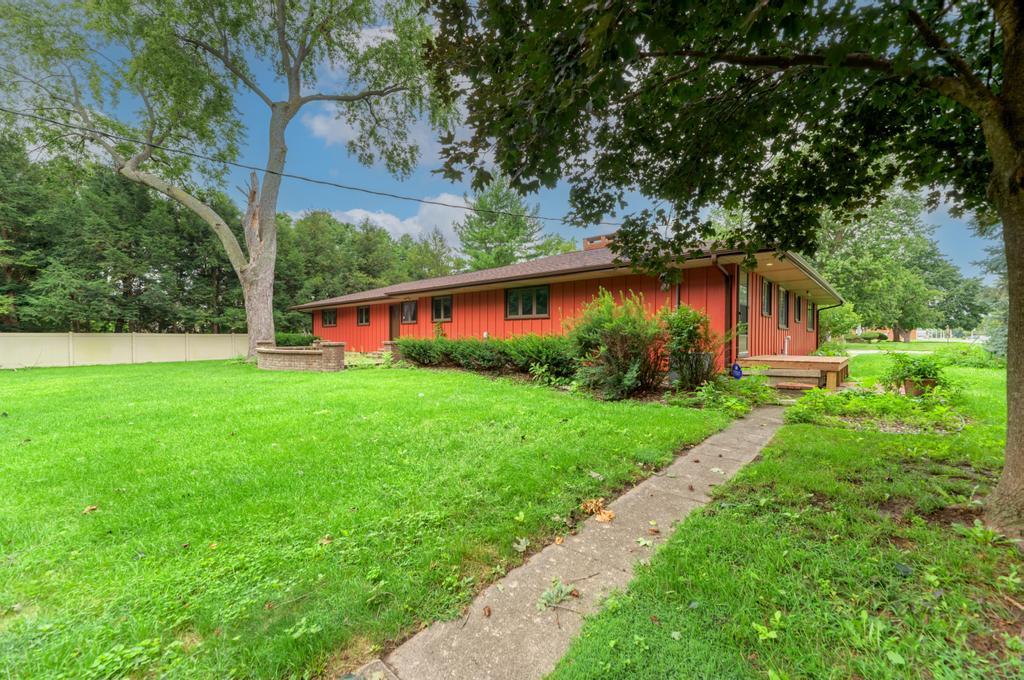 210 S Small Avenue Property Photo 37