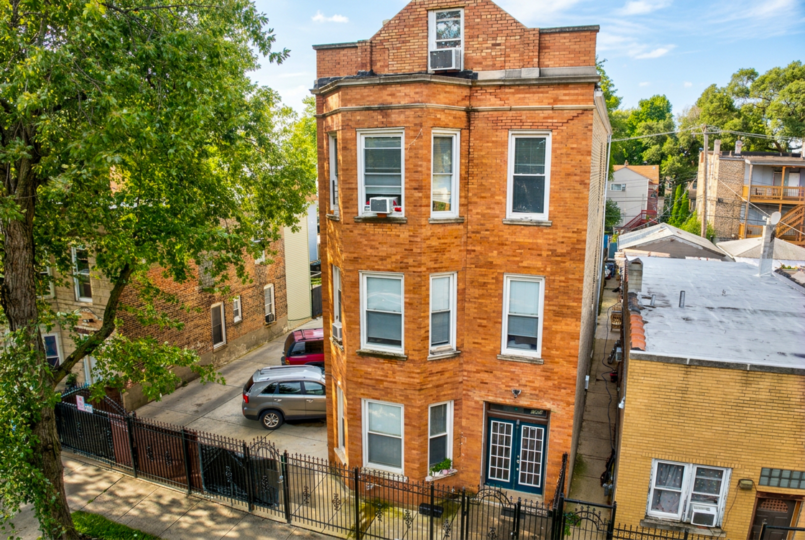 2242 S Saint Louis Avenue Property Photo 1