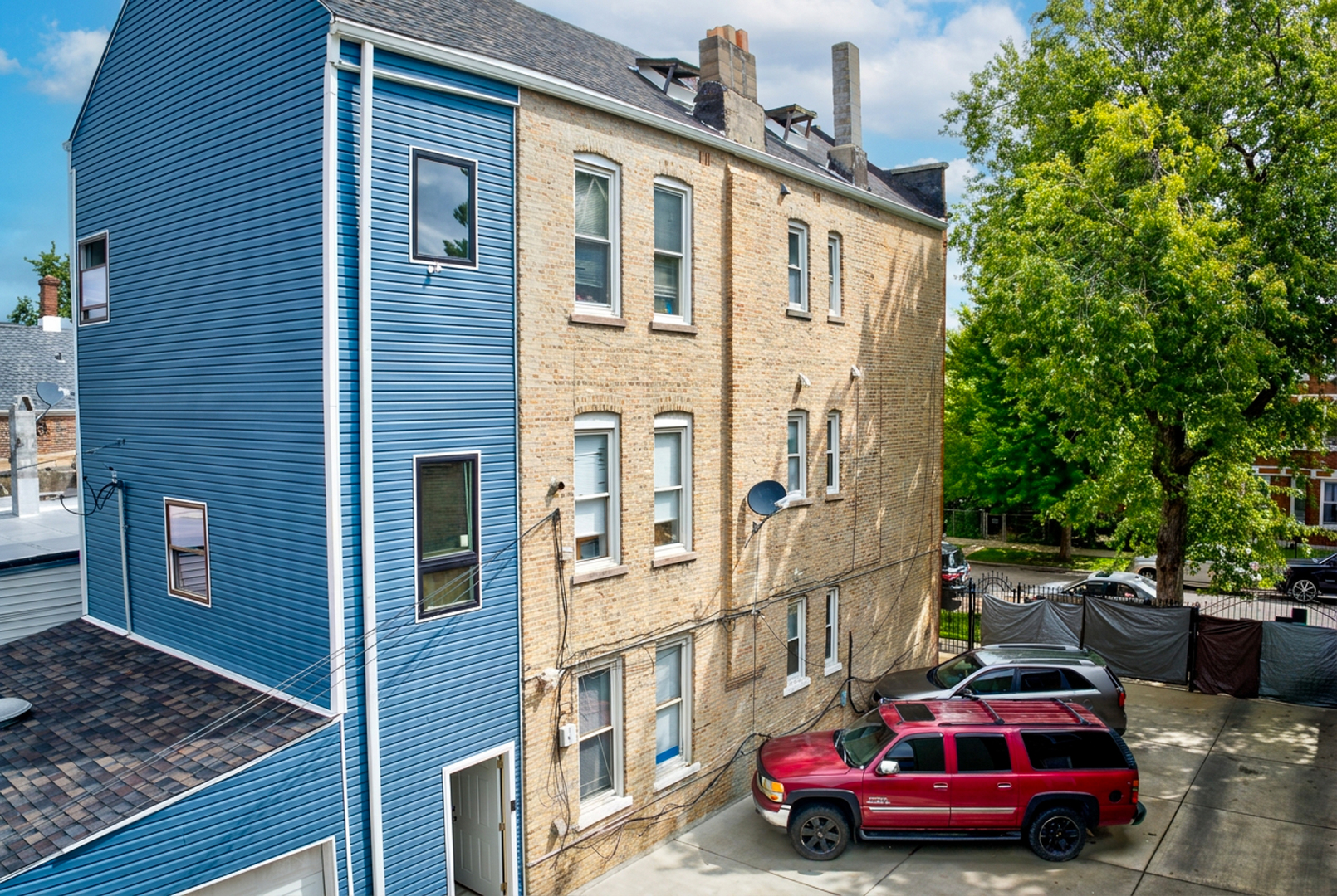 2242 S Saint Louis Avenue Property Photo 7