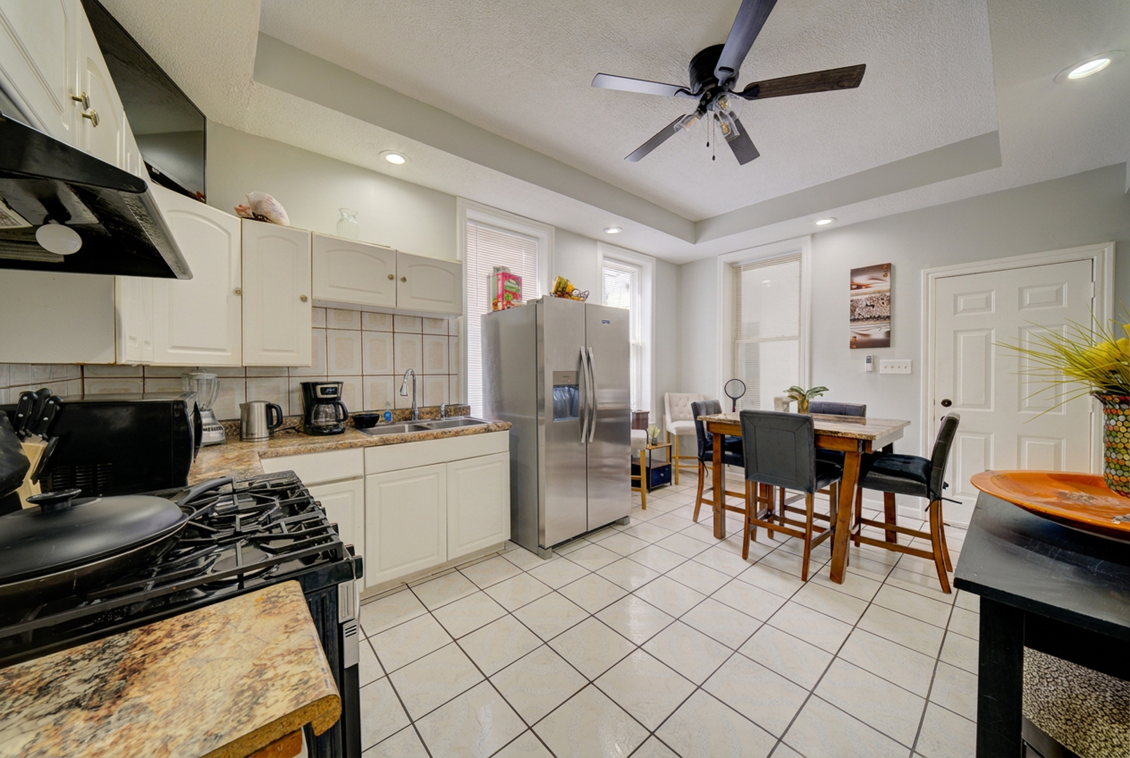2242 S Saint Louis Avenue Property Photo 8