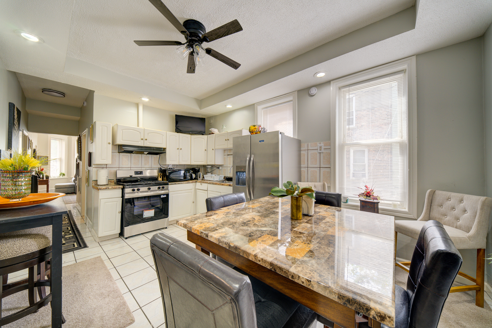 2242 S Saint Louis Avenue Property Photo 13