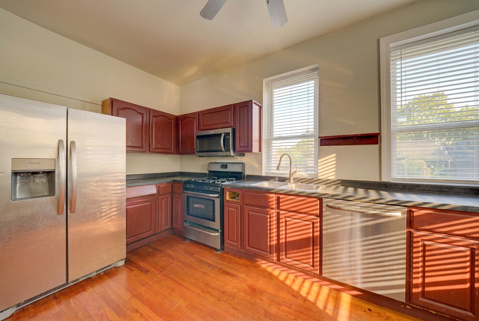 2242 S Saint Louis Avenue Property Photo 29