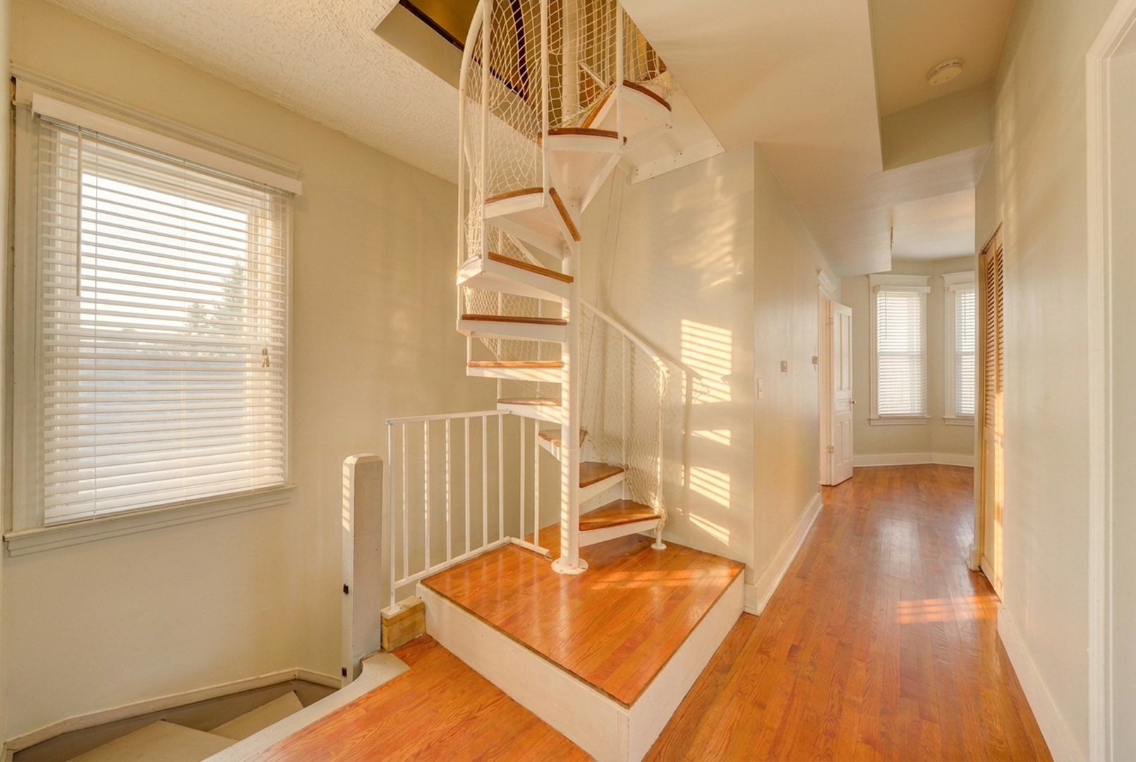 2242 S Saint Louis Avenue Property Photo 32