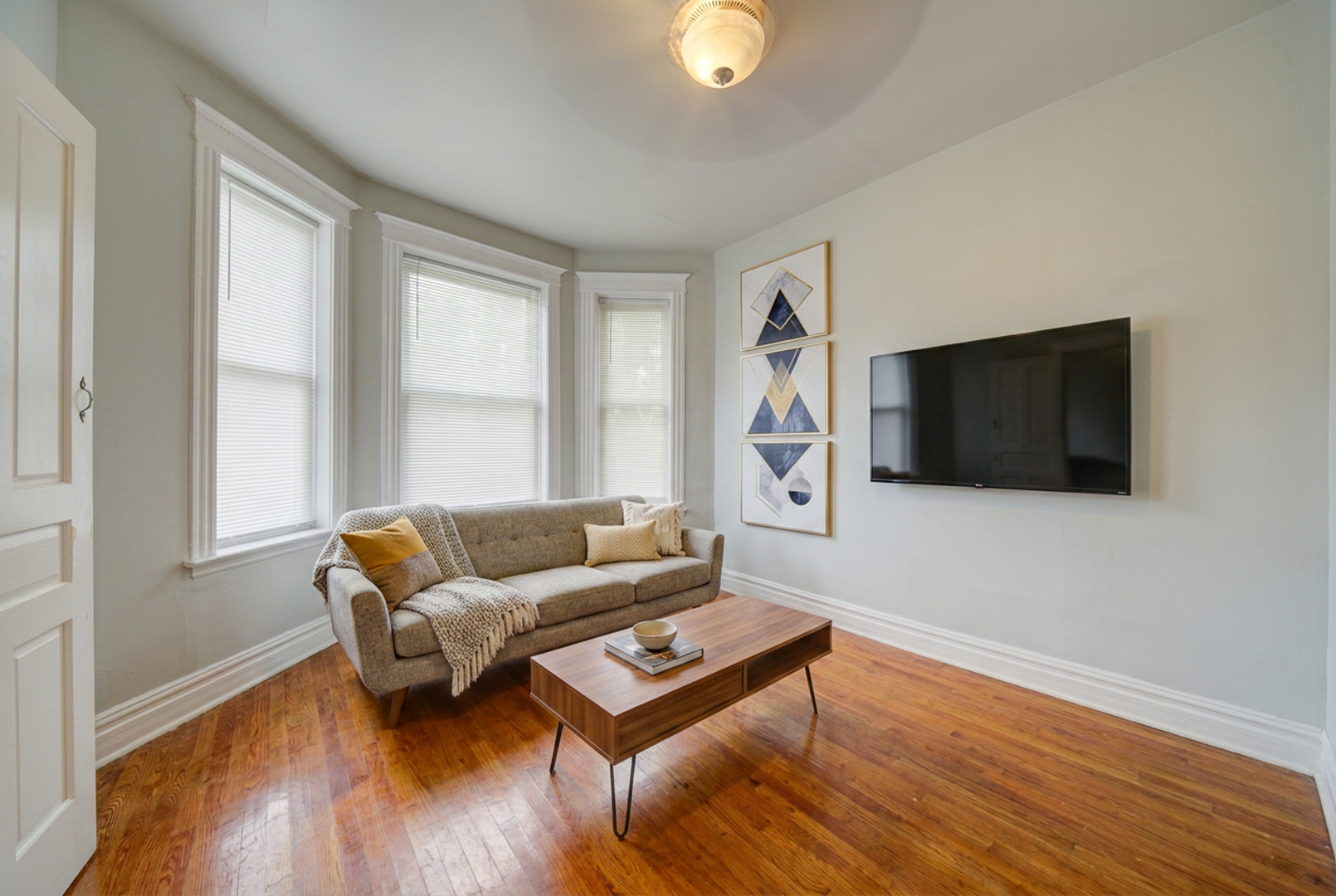 2242 S Saint Louis Avenue Property Photo 35