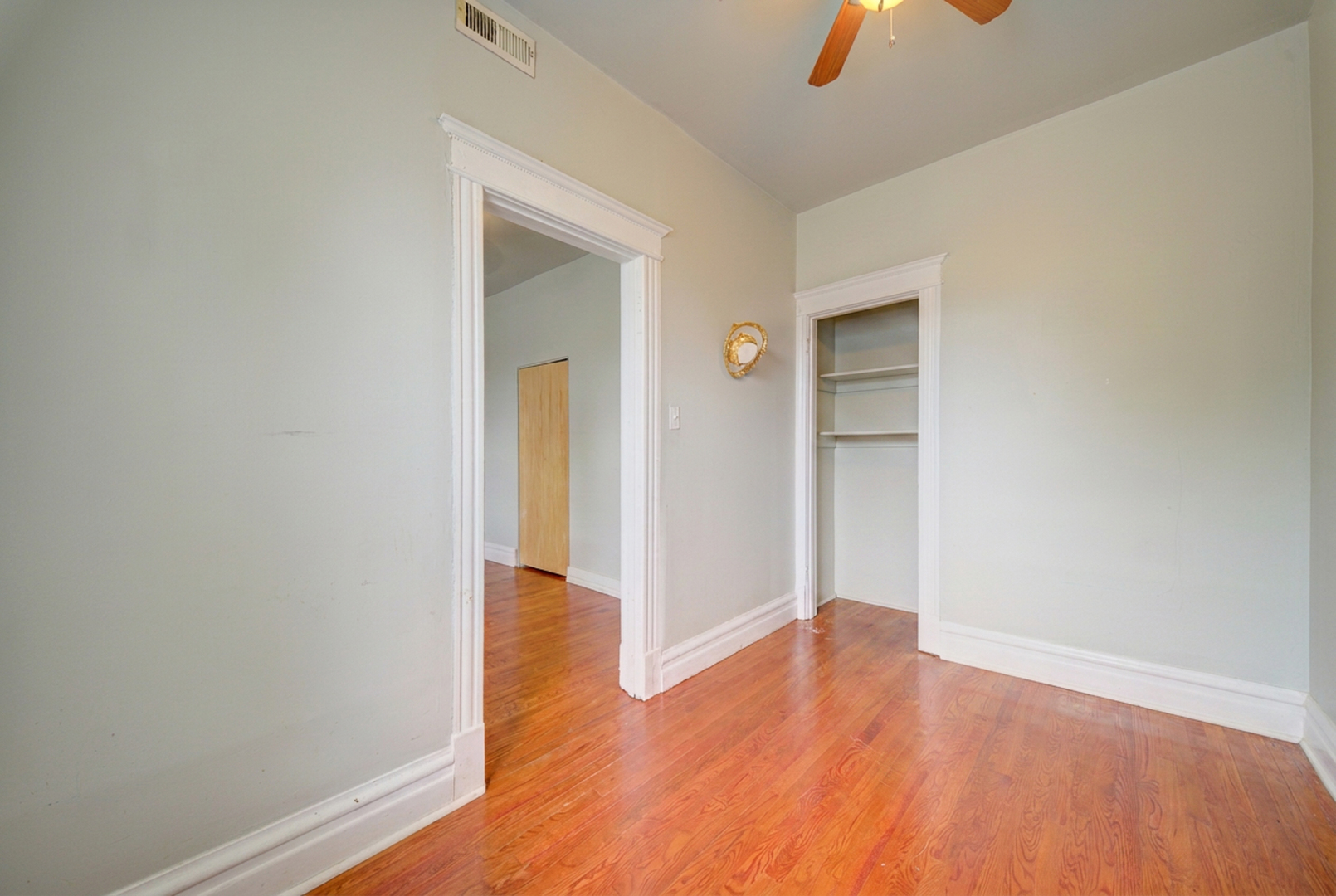 2242 S Saint Louis Avenue Property Photo 37