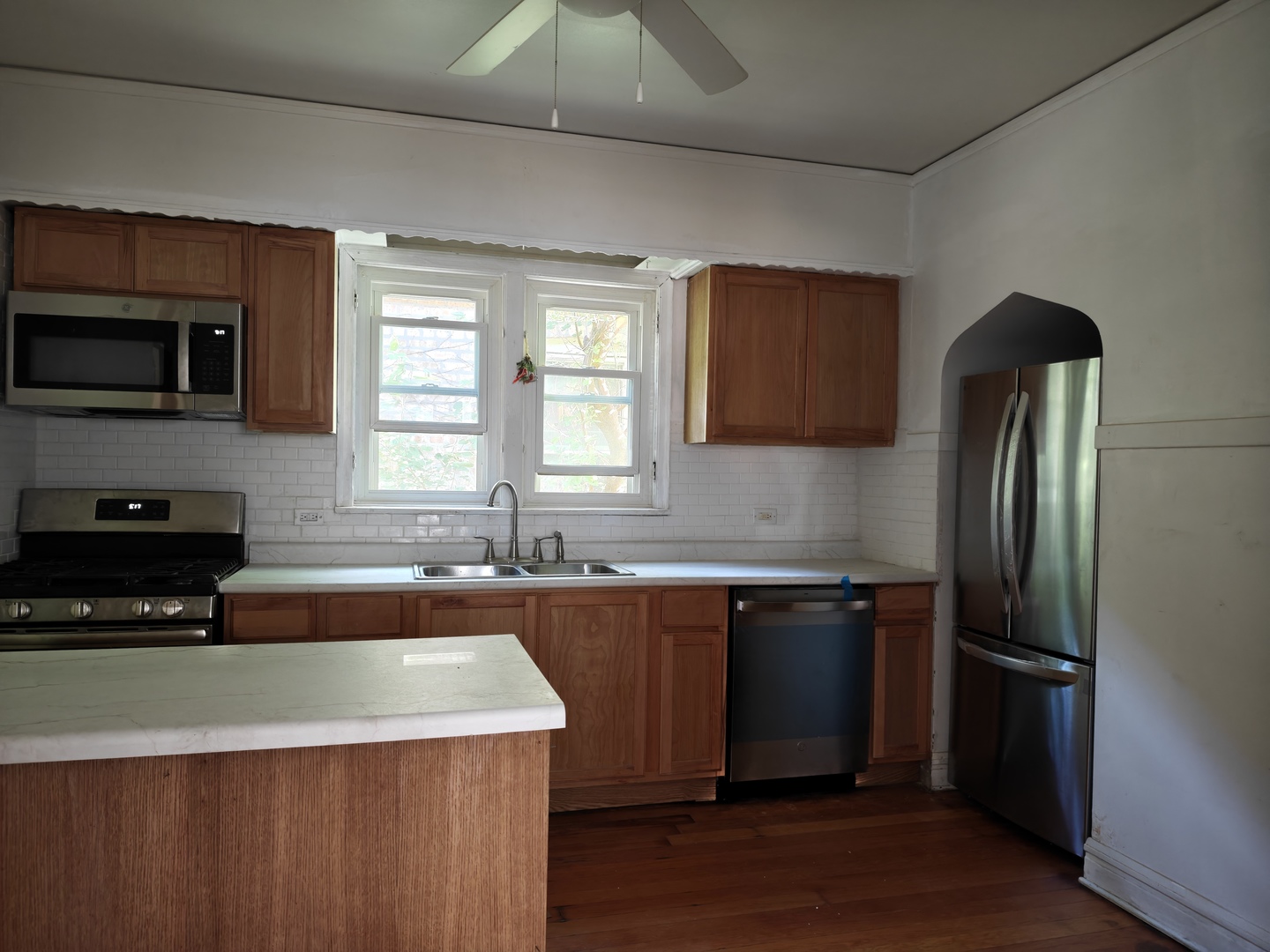 1935 Wenonah Avenue Property Photo 6