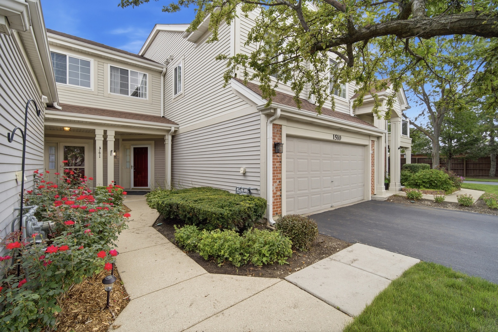 1510 N Waterbury Circle Property Photo 2