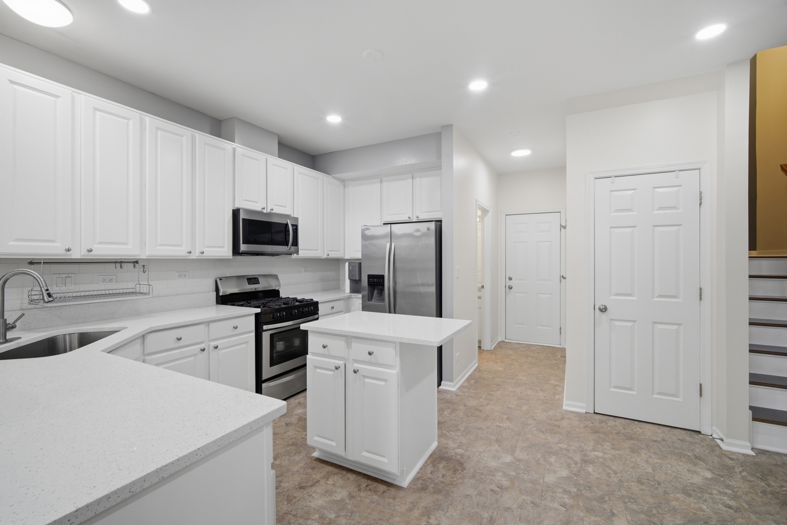 1510 N Waterbury Circle Property Photo 10