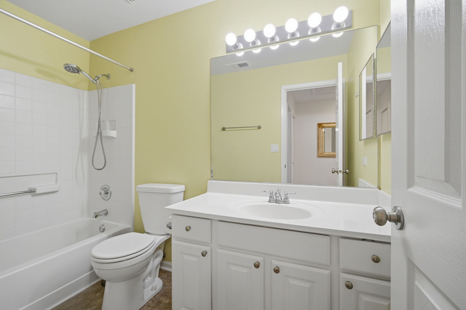 1510 N Waterbury Circle Property Photo 17