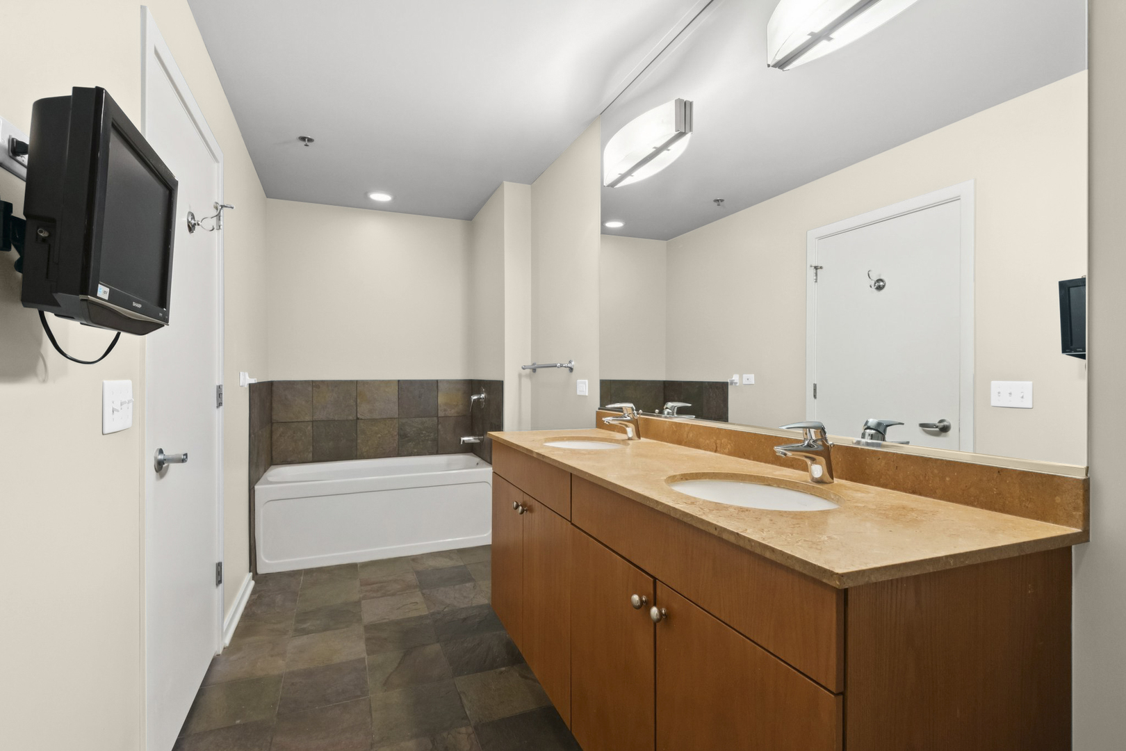 125 S Green Street 1205a Property Photo 13