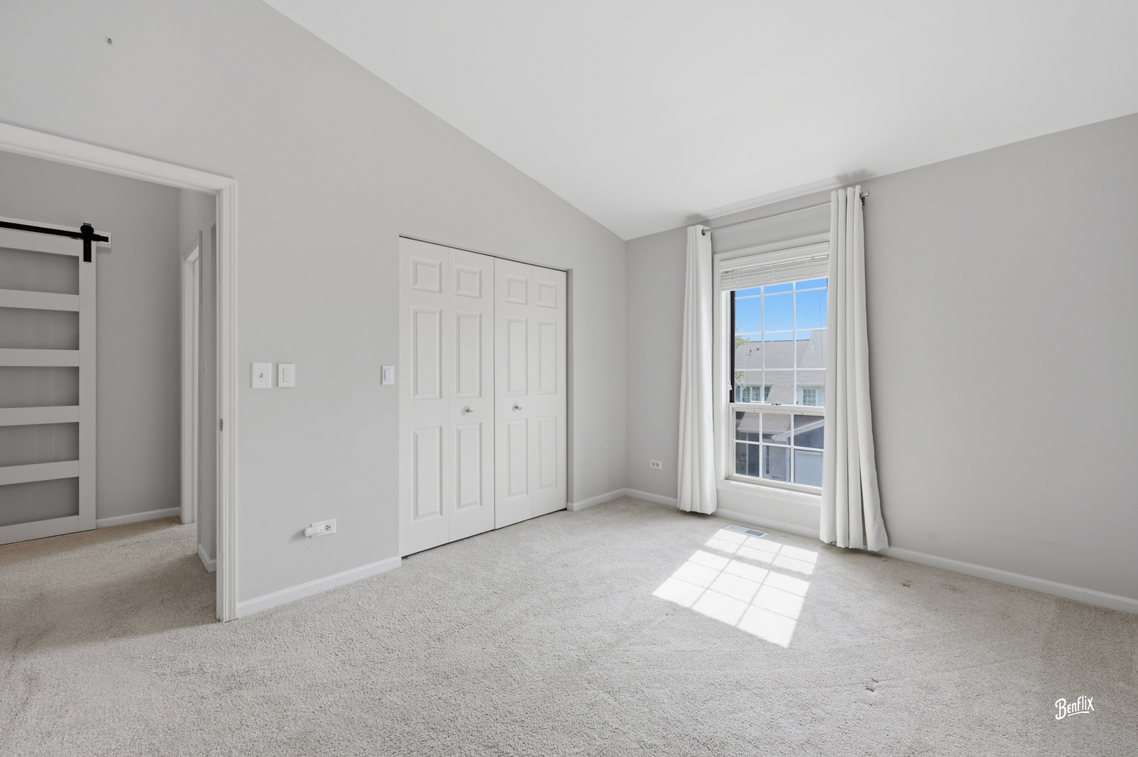 537 W Parkside Drive Property Photo 16