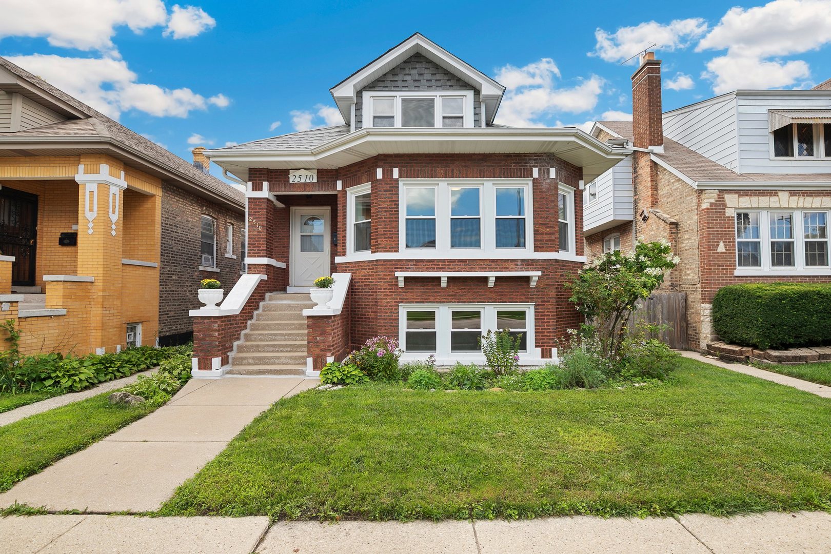 2510 Oak Park Avenue Property Photo 1