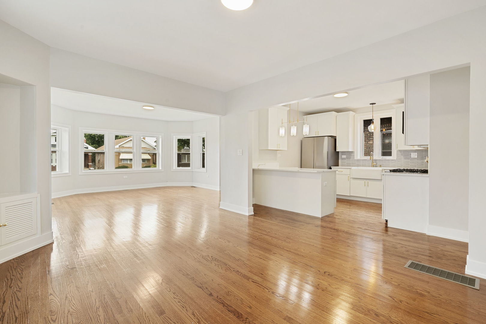 2510 Oak Park Avenue Property Photo 7