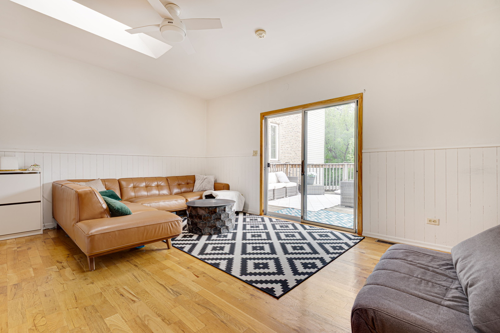 4163 N Elston Avenue Property Photo 3
