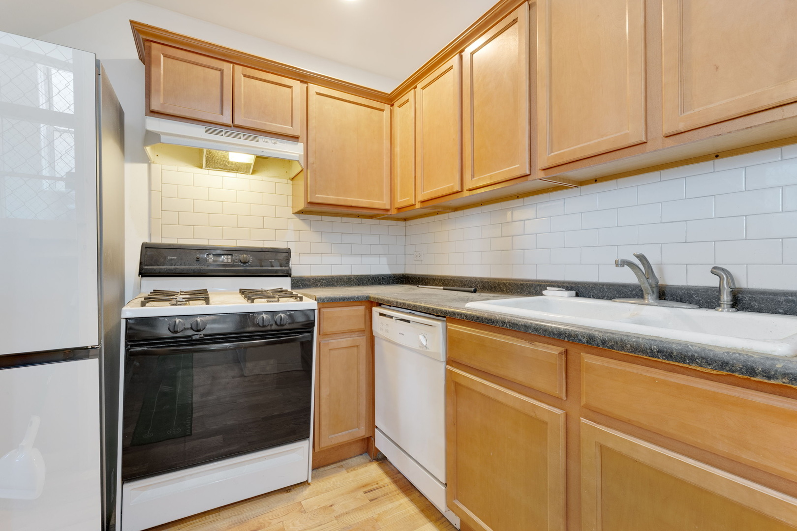 4163 N Elston Avenue Property Photo 14