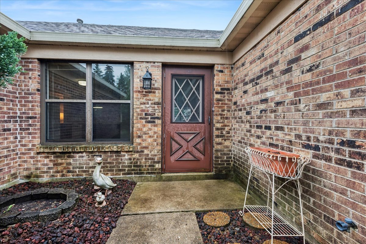 1255 John Drive Property Photo 3