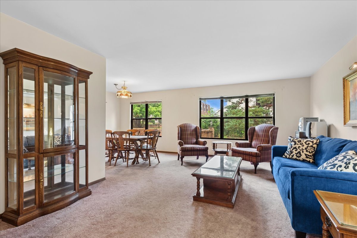 1255 John Drive Property Photo 4