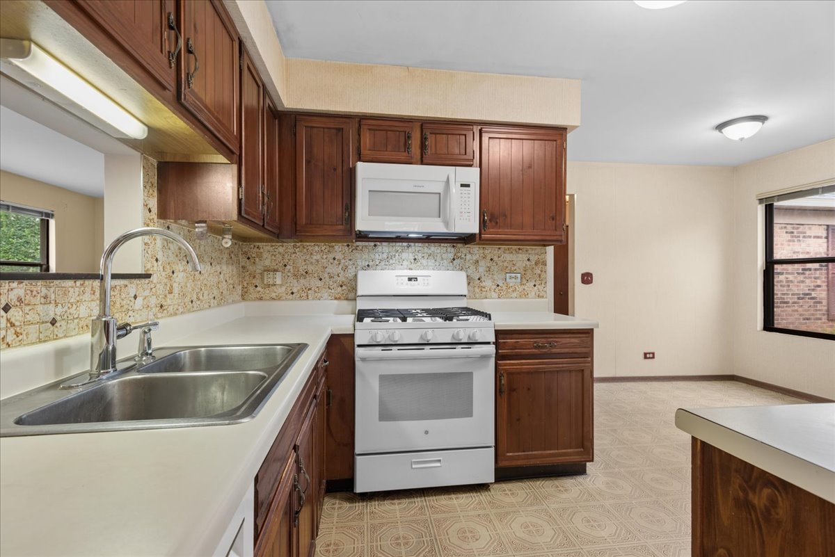 1255 John Drive Property Photo 10