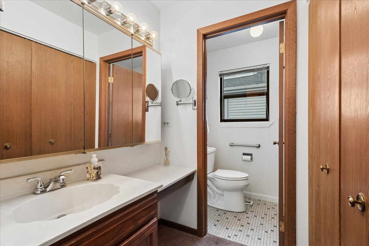 1255 John Drive Property Photo 14