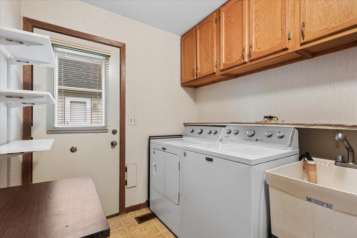 1255 John Drive Property Photo 18