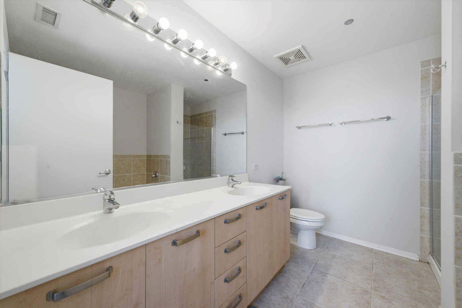 212 E Cullerton Street 1004 Property Photo 15