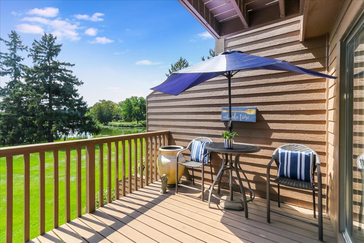 355 Indian Point Property Photo 4
