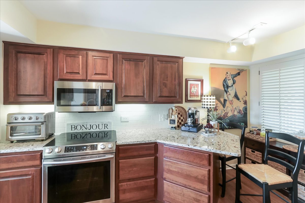 355 Indian Point Property Photo 5