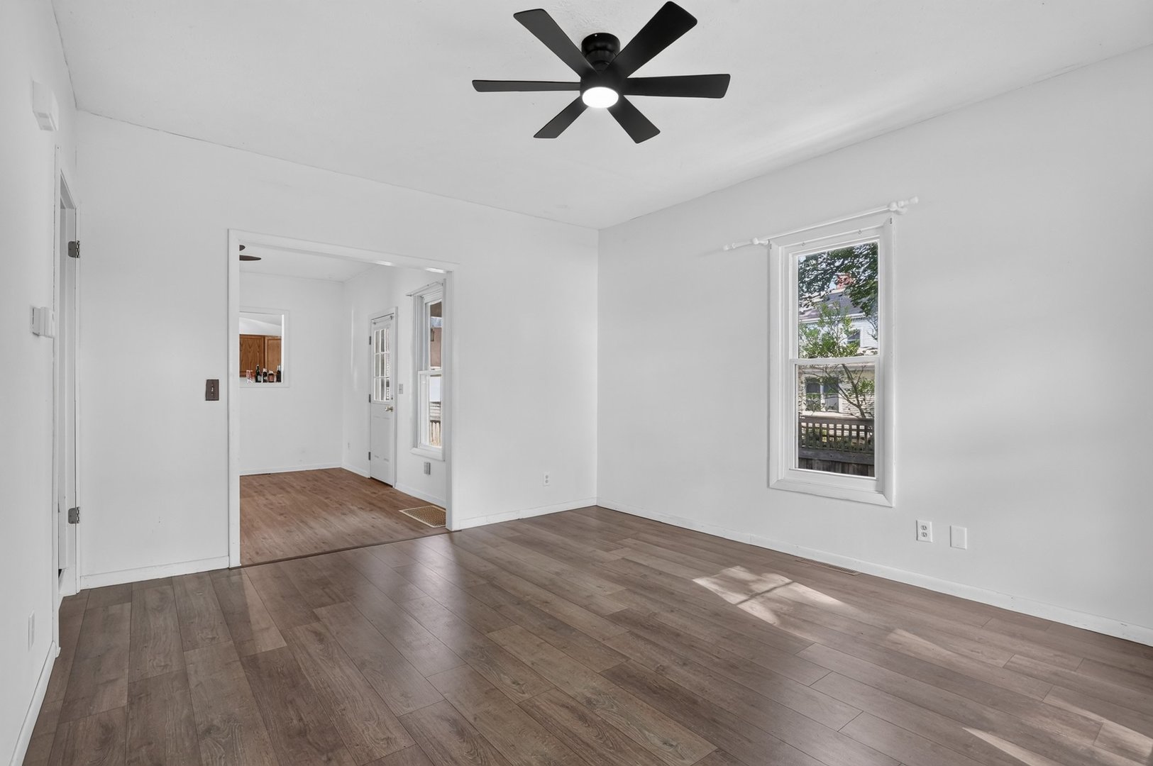 222 N Taylor Street Property Photo 5
