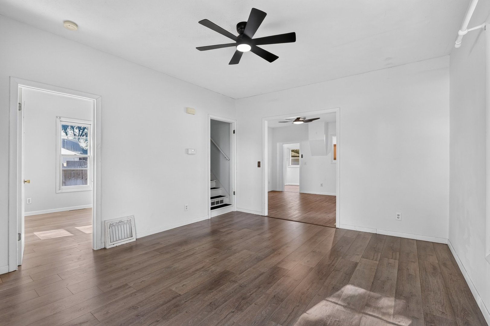 222 N Taylor Street Property Photo 7