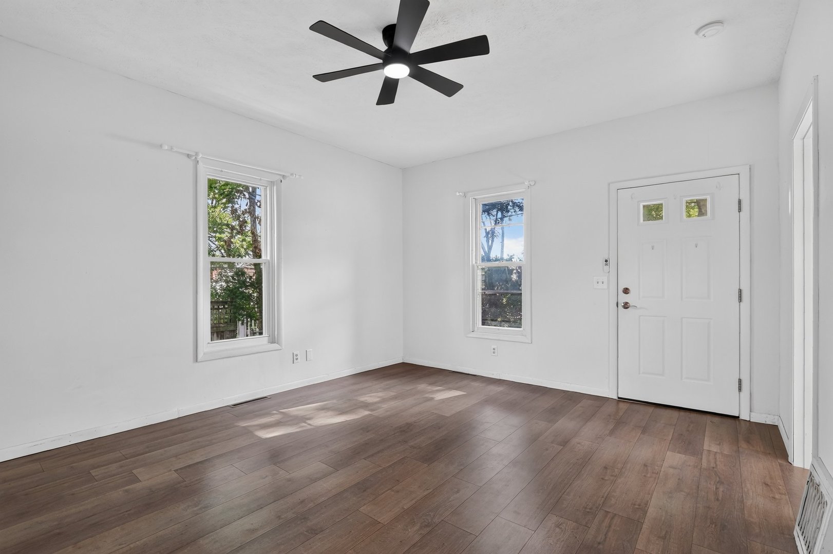 222 N Taylor Street Property Photo 9