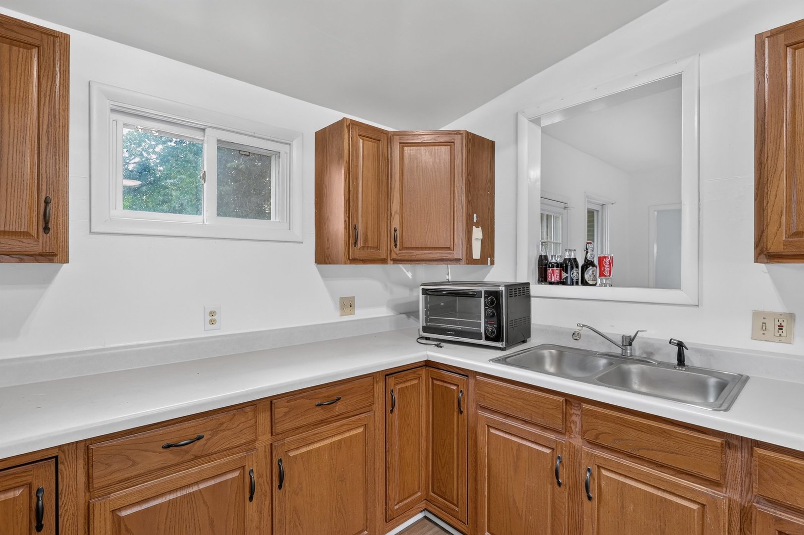 222 N Taylor Street Property Photo 13