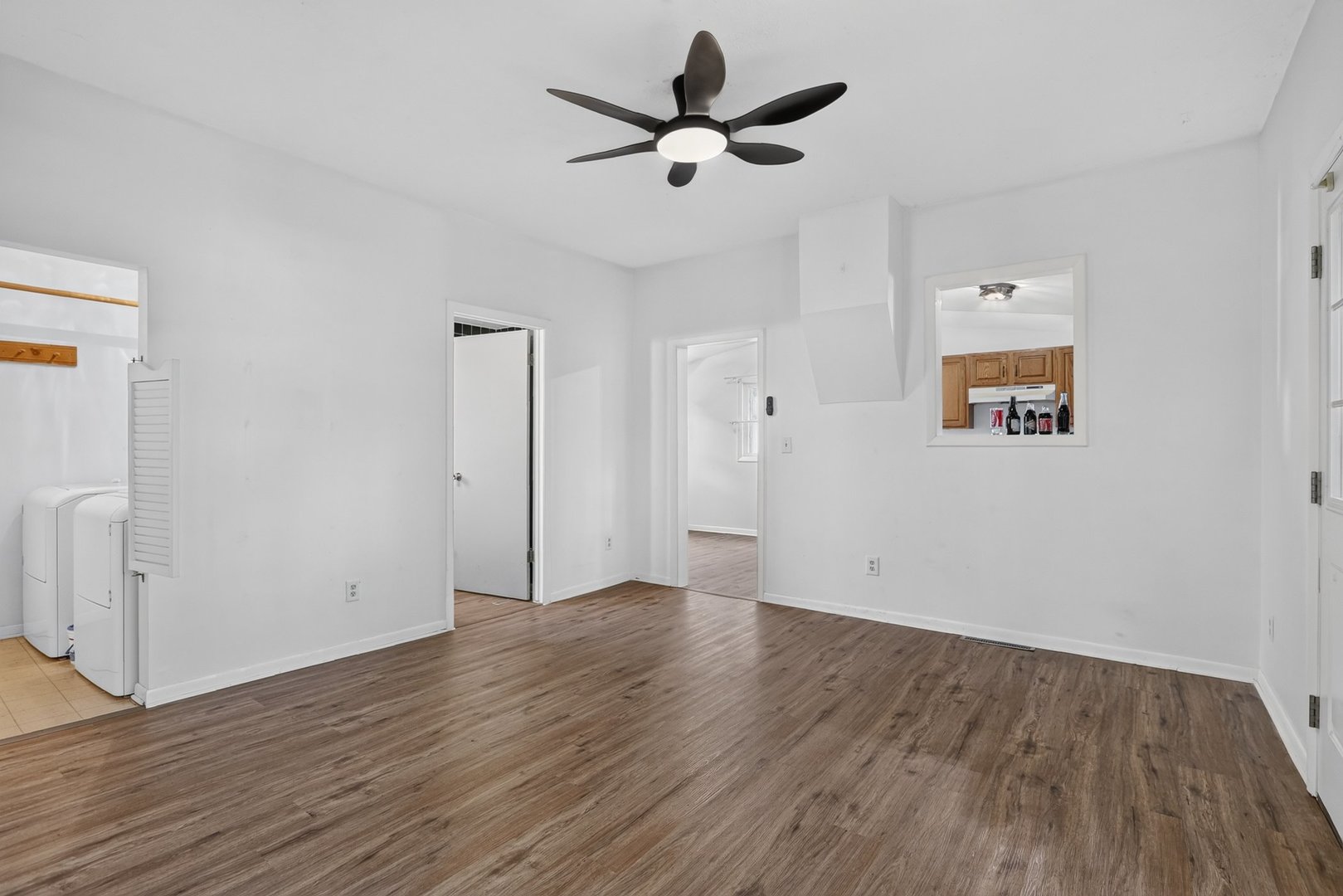 222 N Taylor Street Property Photo 15
