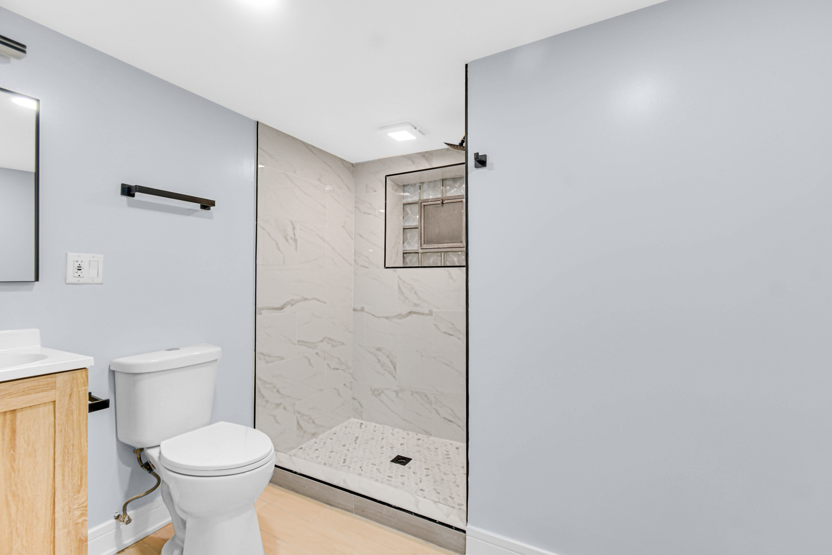 6543 S Francisco Avenue Property Photo 25