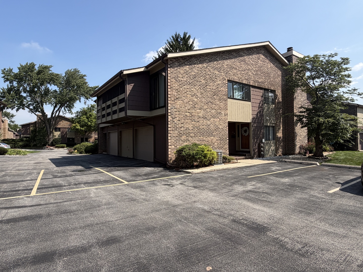 1 W Stonebridge Court 1c Property Photo 1